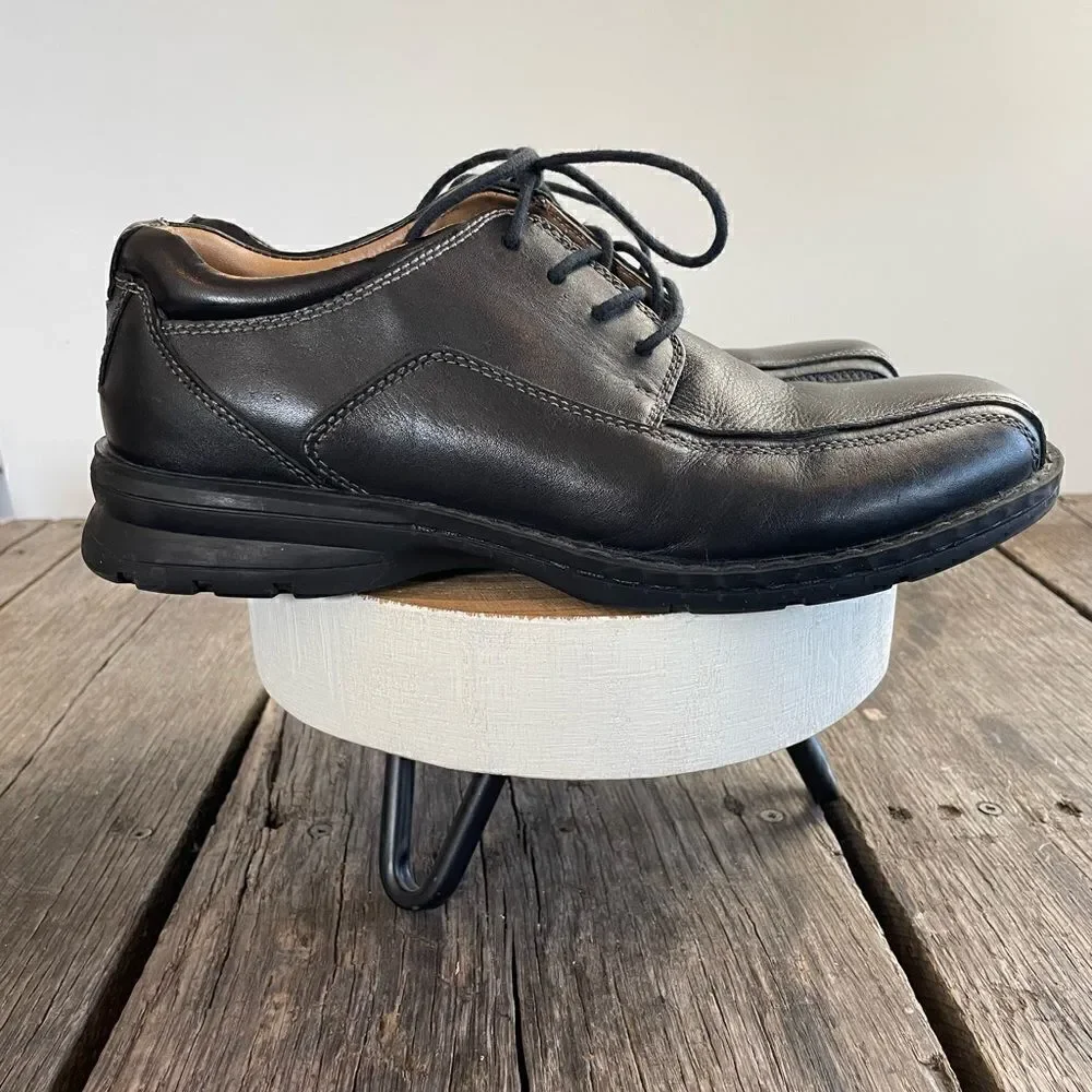 Dockers classic pair